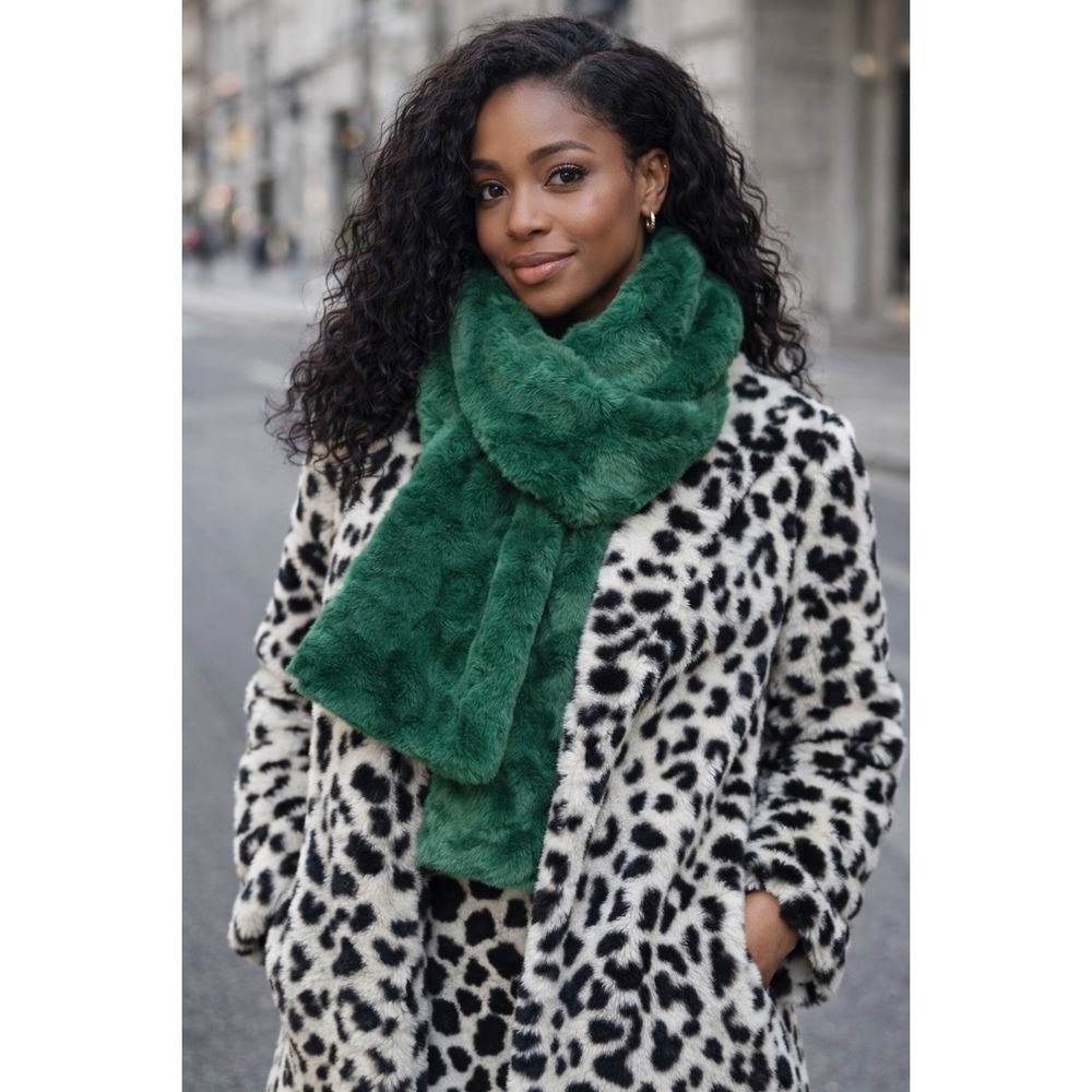 handmade heifer Rich green luxury minky soft Comfy Cozy stoll scarf - HTF